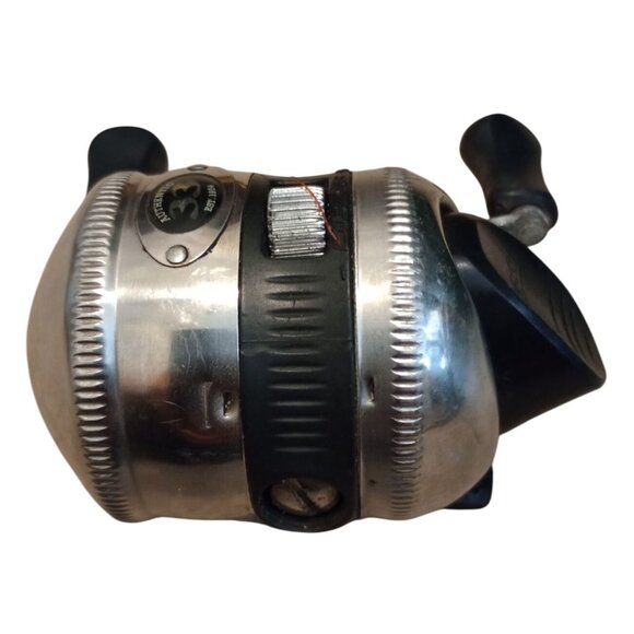 Vintage Zebco 33 Authentic Spincast Fishing Reel With Metal Body & Dual Knobs - Picture 2 of 8